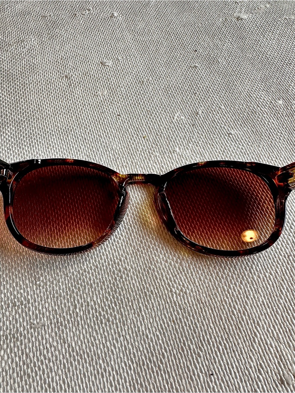 Tortoise Shell Patterned Sunglasses - Picture 6 of 7